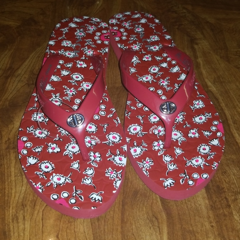 New coach flip flops